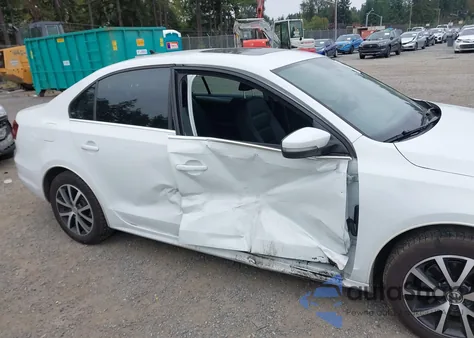 2017 Volkswagen Jetta 1.4T Se from USA, damaged, VIN 3VWDB7AJ7HM415866